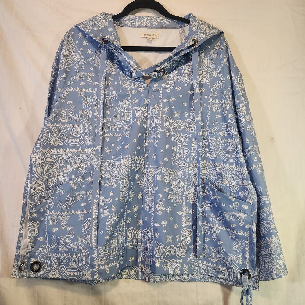 NWOT Andthewhy Blue White Bandana Paisley Print Hooded Windbreaker Jacket M